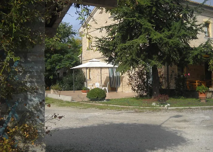 Al Casolare קורינלדו