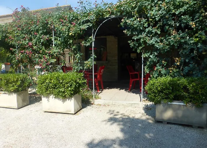 Al Casolare מלון 3*