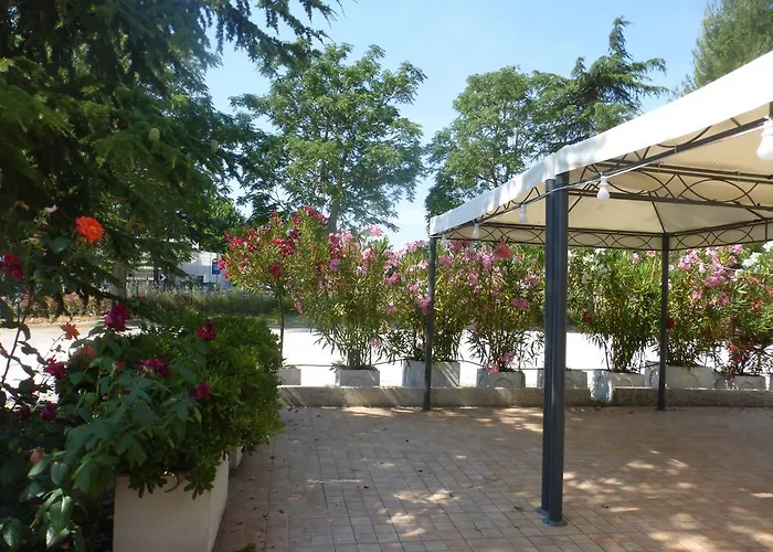 Al Casolare מלון 3*